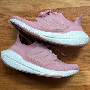 Adidas Ultraboost 22 - pink size 5